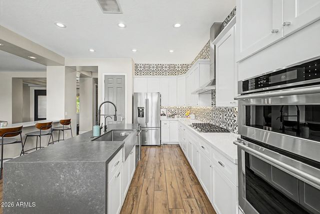 4122 W ORAIBI Drive, Glendale, AZ 85308