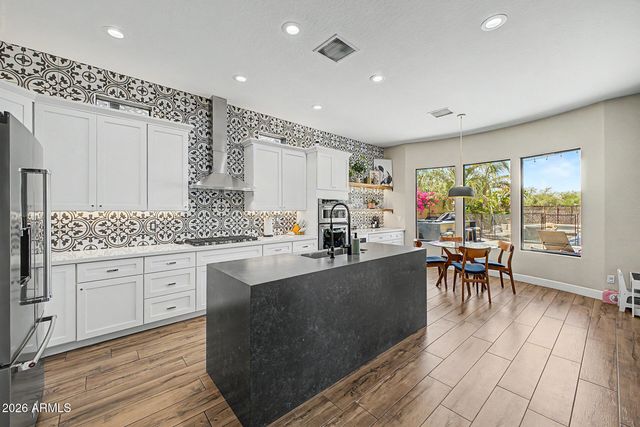 4122 W ORAIBI Drive, Glendale, AZ 85308