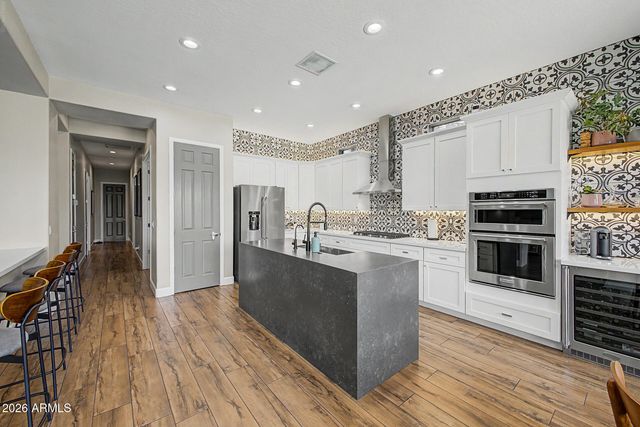 4122 W ORAIBI Drive, Glendale, AZ 85308