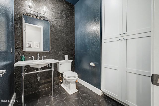 4122 W ORAIBI Drive, Glendale, AZ 85308