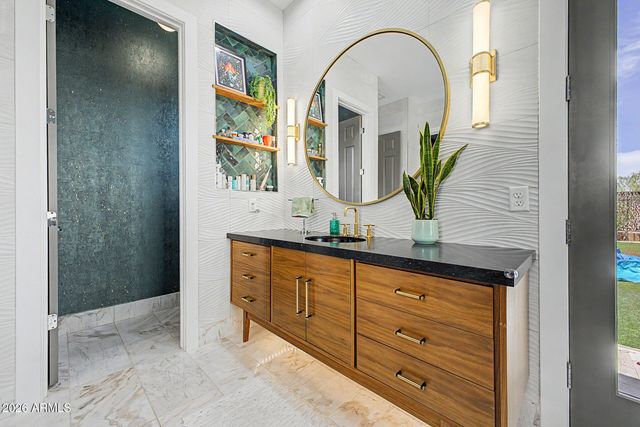 4122 W ORAIBI Drive, Glendale, AZ 85308