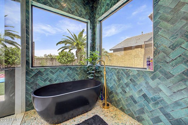 4122 W ORAIBI Drive, Glendale, AZ 85308