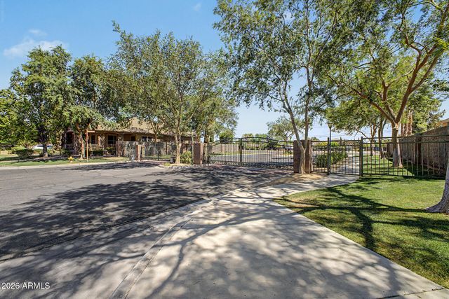 4122 W ORAIBI Drive, Glendale, AZ 85308