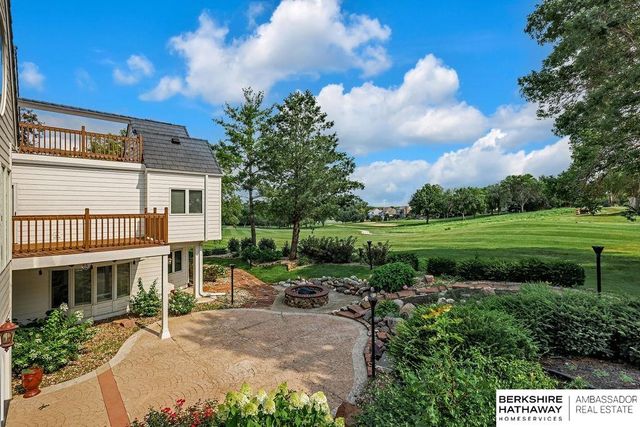 811 Western Hills Drive, Papillion, NE 68046