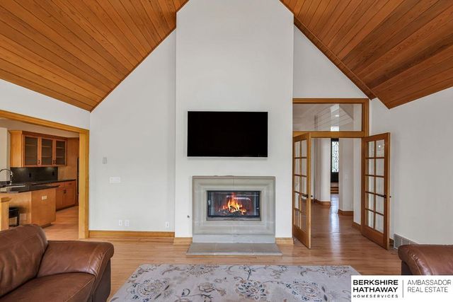 811 Western Hills Drive, Papillion, NE 68046