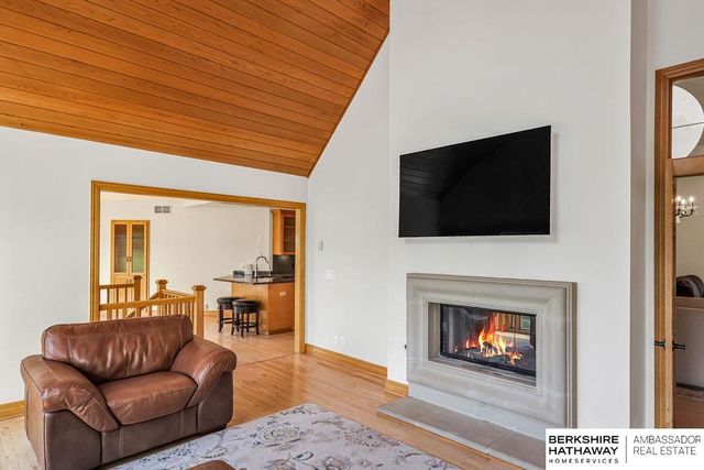 811 Western Hills Drive, Papillion, NE 68046