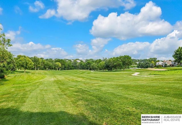 811 Western Hills Drive, Papillion, NE 68046