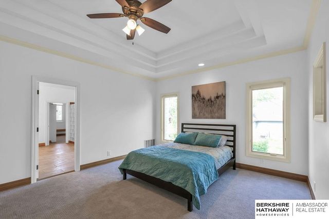 811 Western Hills Drive, Papillion, NE 68046