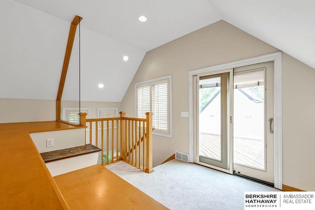 811 Western Hills Drive, Papillion, NE 68046