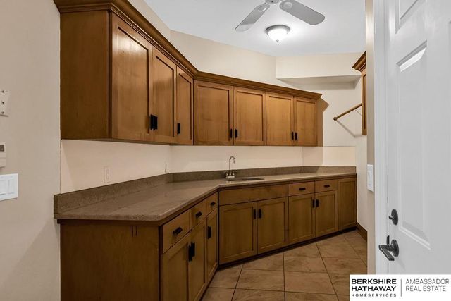 811 Western Hills Drive, Papillion, NE 68046