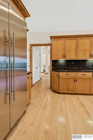 811 Western Hills Drive, Papillion, NE 68046