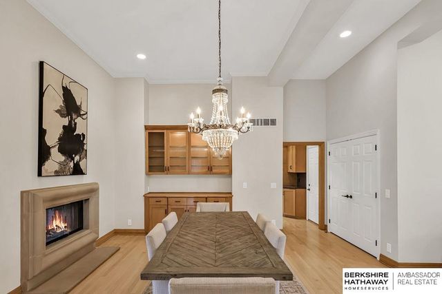 811 Western Hills Drive, Papillion, NE 68046