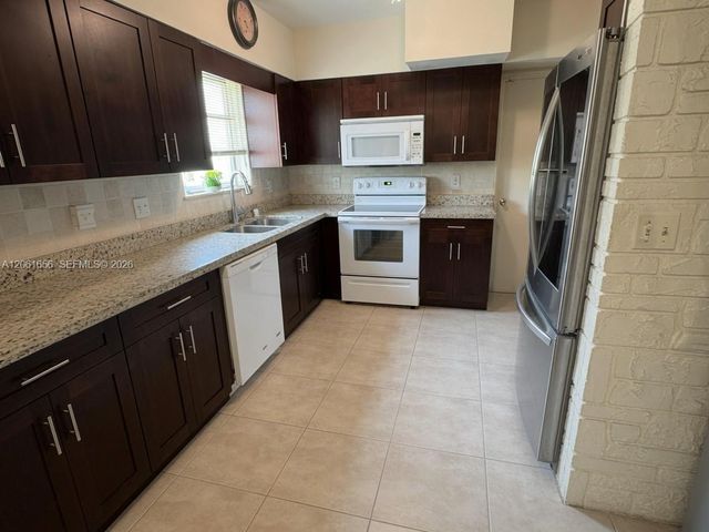 91 Fronton Blvd, Dania Beach, FL 33004