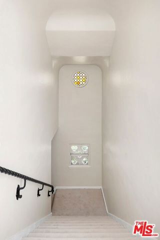 155 N Detroit Street, Los Angeles, CA 90036
