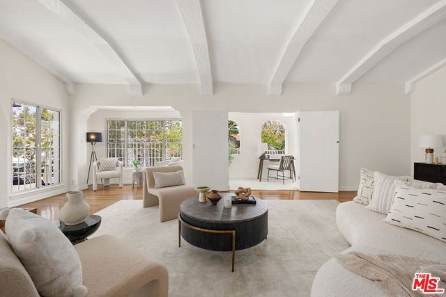 155 N Detroit Street, Los Angeles, CA 90036