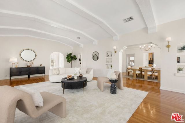 155 N Detroit Street, Los Angeles, CA 90036