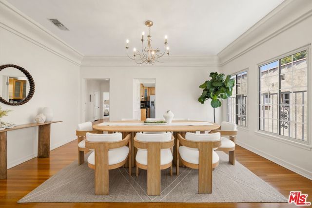 155 N Detroit Street, Los Angeles, CA 90036