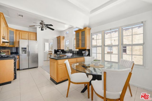155 N Detroit Street, Los Angeles, CA 90036