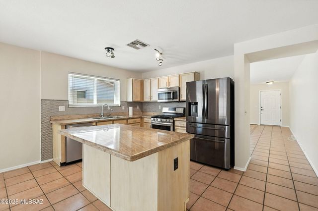 332 E River Birch Place, Sahuarita, AZ 85629