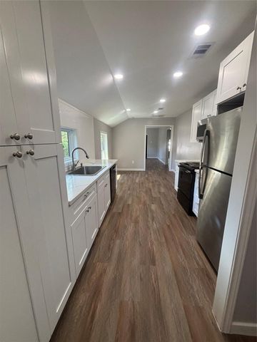 1218 Magnolia Street, Baytown, TX 77520