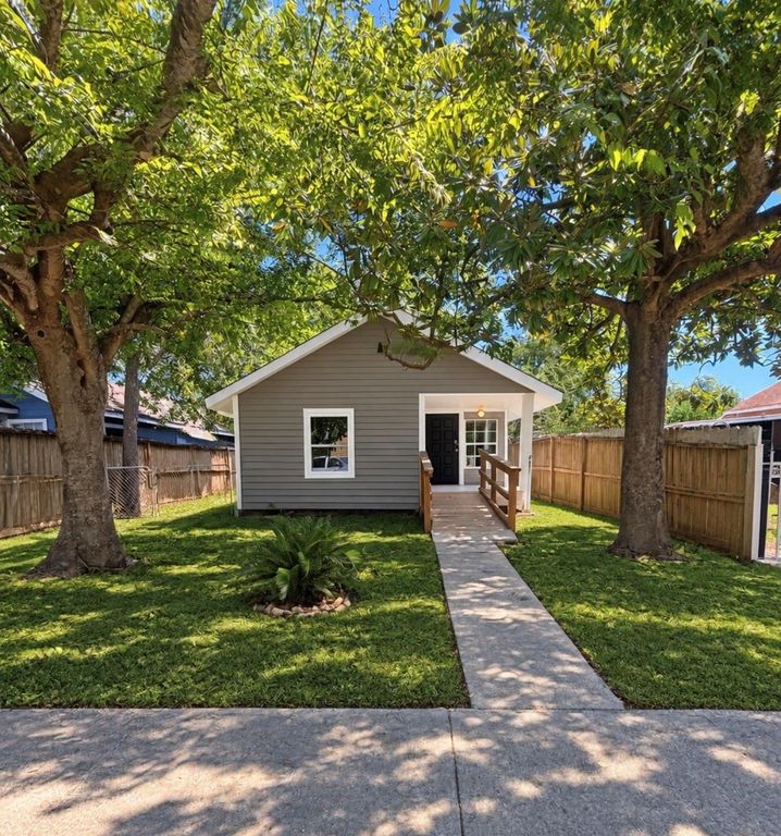 1218 Magnolia Street, Baytown, TX 77520