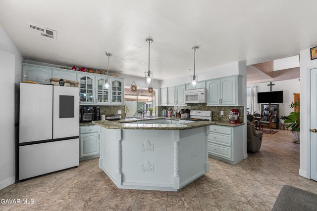 37806 Sulphur Springs Road, Palmdale, CA 93552