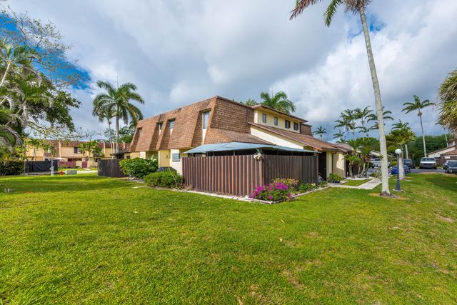 2941 Genoa Place, West Palm Beach, FL 33406