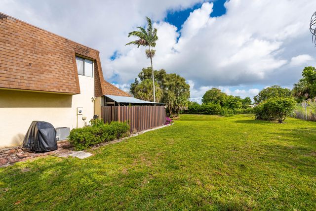 2941 Genoa Place, West Palm Beach, FL 33406