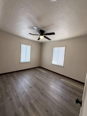 1412 Picardy Dr, Modesto, CA 95351