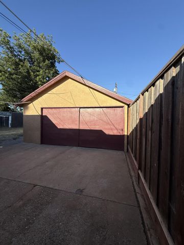 1412 Picardy Dr, Modesto, CA 95351