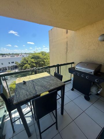11790 SW 18th St 520-3, Miami, FL 33175