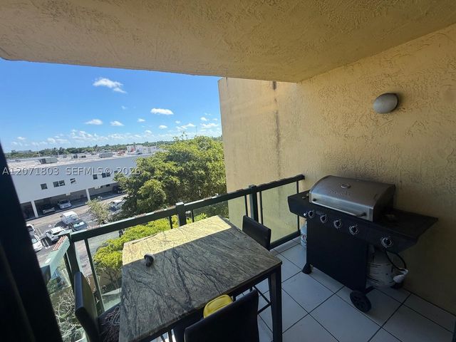 11790 SW 18th St 520-3, Miami, FL 33175