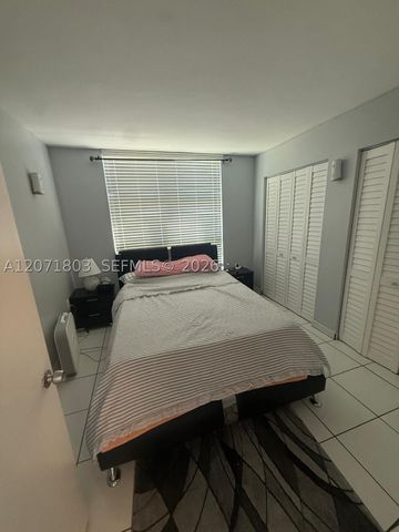 11790 SW 18th St 520-3, Miami, FL 33175