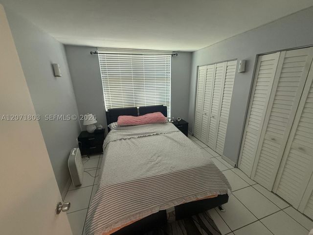 11790 SW 18th St 520-3, Miami, FL 33175