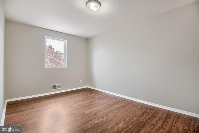 930 FOXWOOD LN, Essex, MD 21221