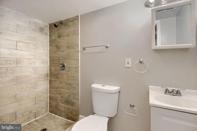 930 FOXWOOD LN, Essex, MD 21221