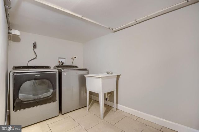 930 FOXWOOD LN, Essex, MD 21221