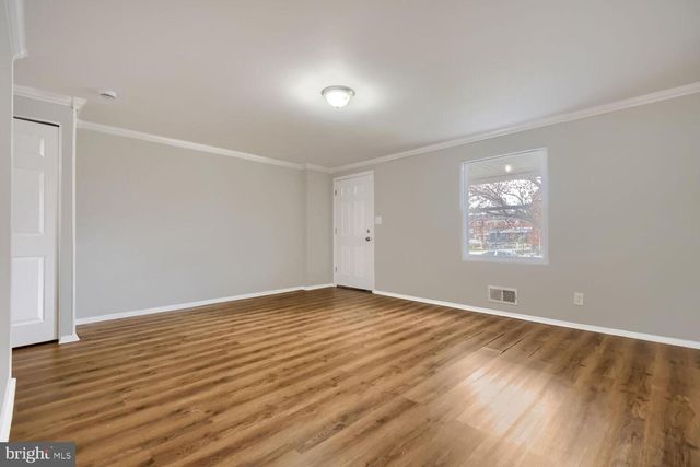 930 FOXWOOD LN, Essex, MD 21221