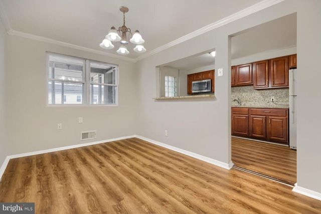 930 FOXWOOD LN, Essex, MD 21221