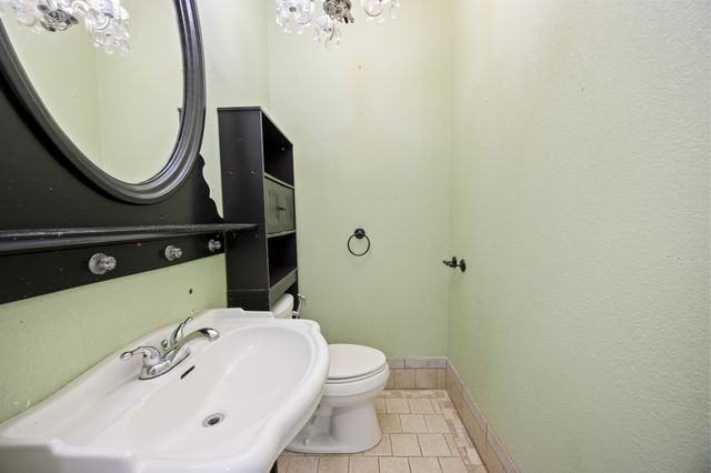 801 S High St, Winchester, TN 37398