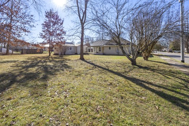 801 S High St, Winchester, TN 37398