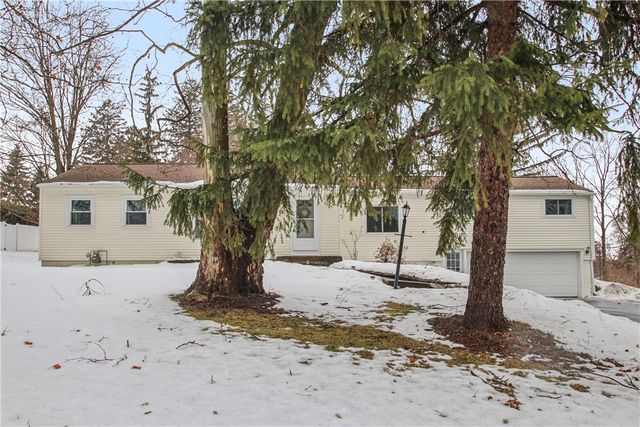 25 Church Street, East Bloomfield, NY 14469