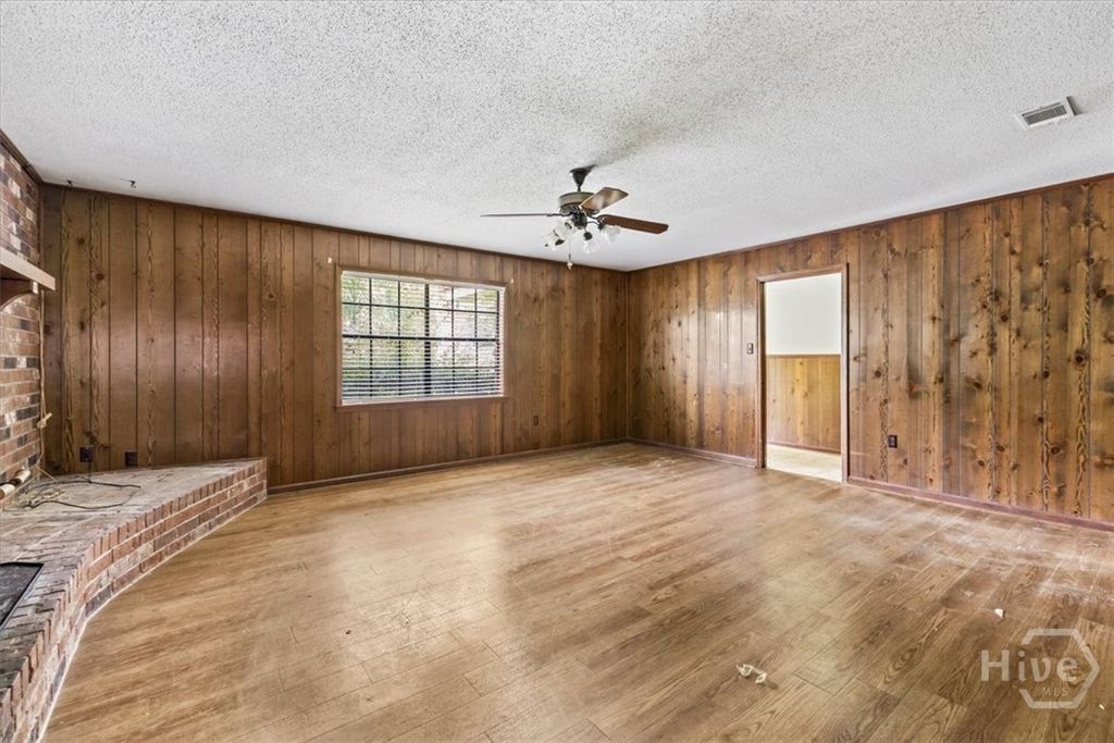 Image 6 of property listing at 107 Middleton Drive, Rincon, GA 31326