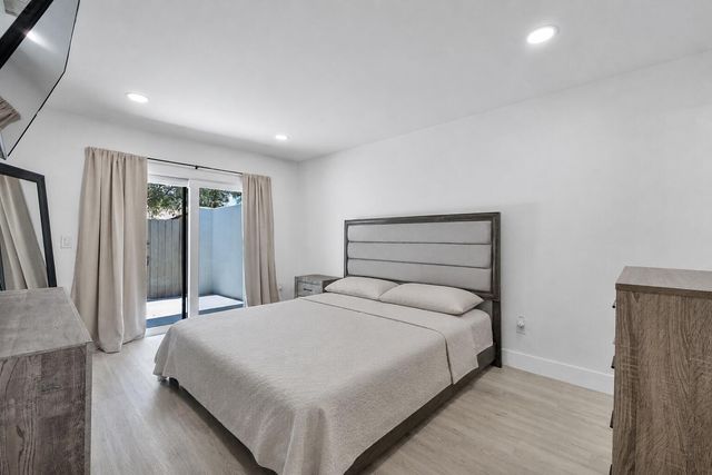 23284 SW 53rd Avenue D, Boca Raton, FL 33433