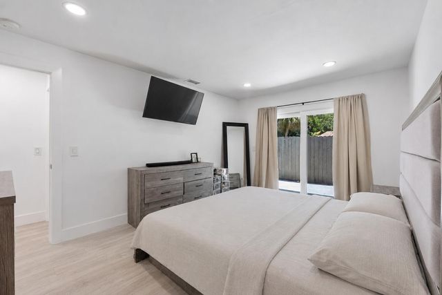 23284 SW 53rd Avenue D, Boca Raton, FL 33433