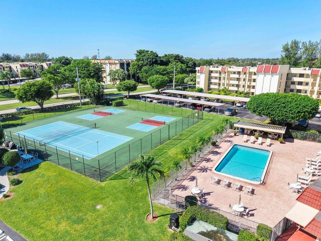 23284 SW 53rd Avenue D, Boca Raton, FL 33433