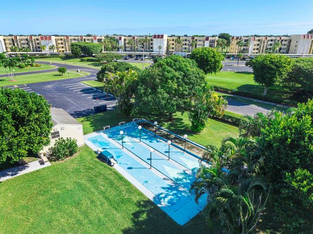 23284 SW 53rd Avenue D, Boca Raton, FL 33433