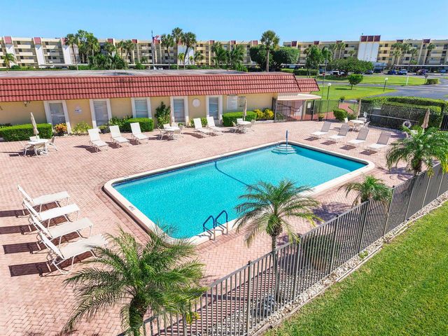 23284 SW 53rd Avenue D, Boca Raton, FL 33433