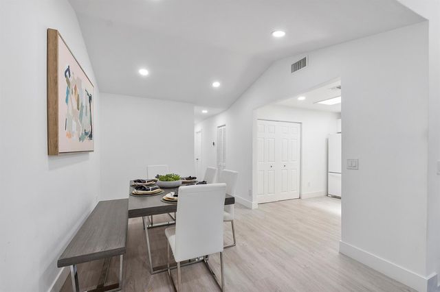 23284 SW 53rd Avenue D, Boca Raton, FL 33433