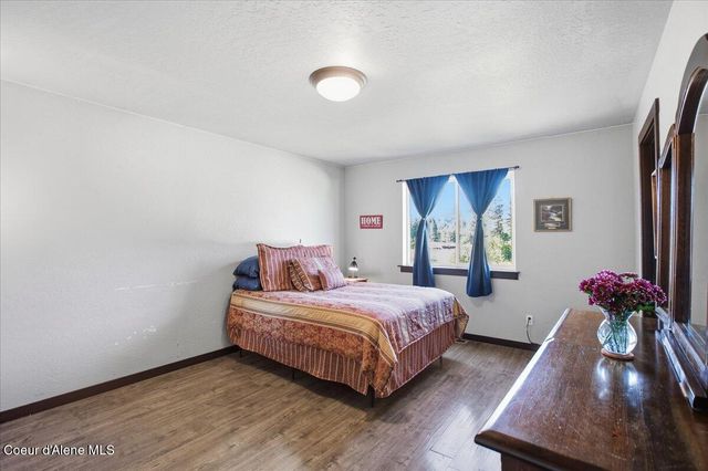 32831 N 3rd AVE, Spirit Lake, ID 83869